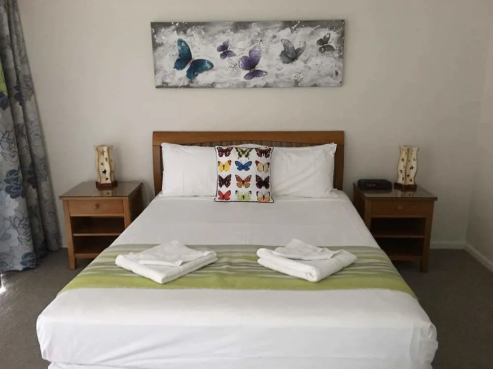 Aparthotel Ocean Royale Gold Coast 3*,